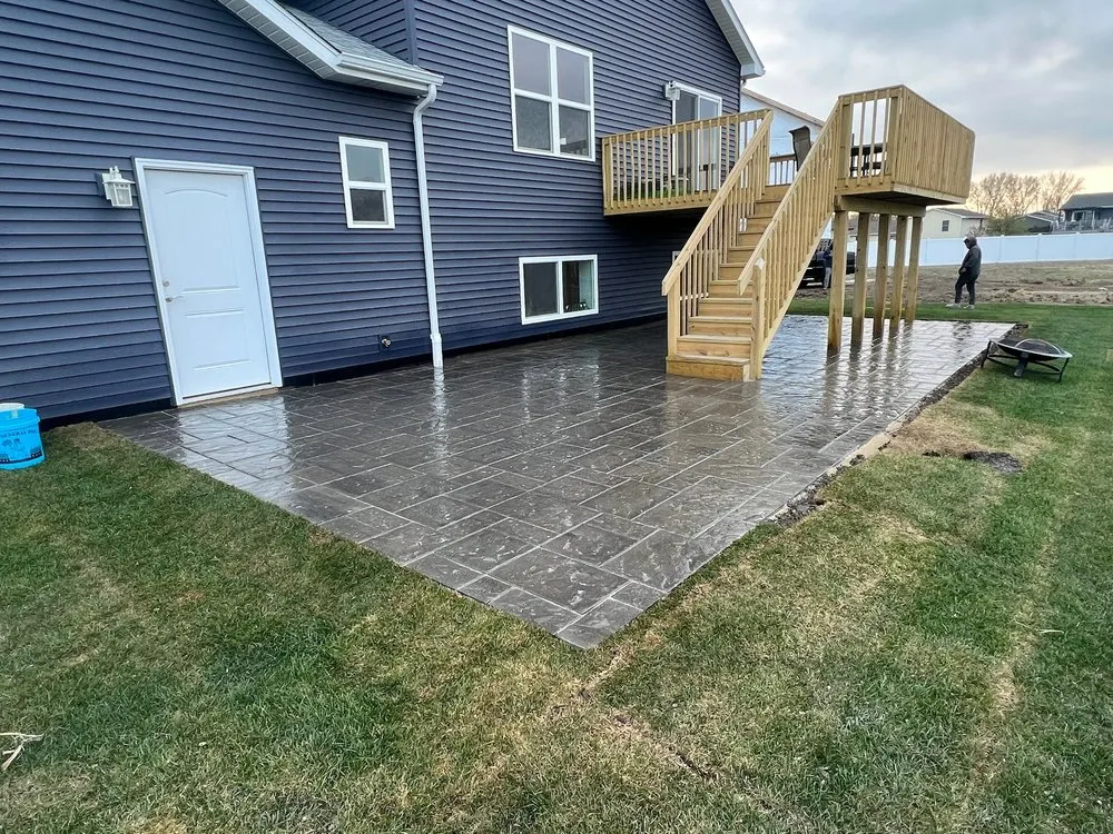 Professional outdoor landscaping experts serving Portage, IN - Simmons Landscaping