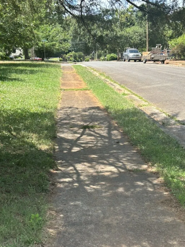 Professional yard cleanup service experts serving Charlotte, NC - Simmons Lawn Care Solutions