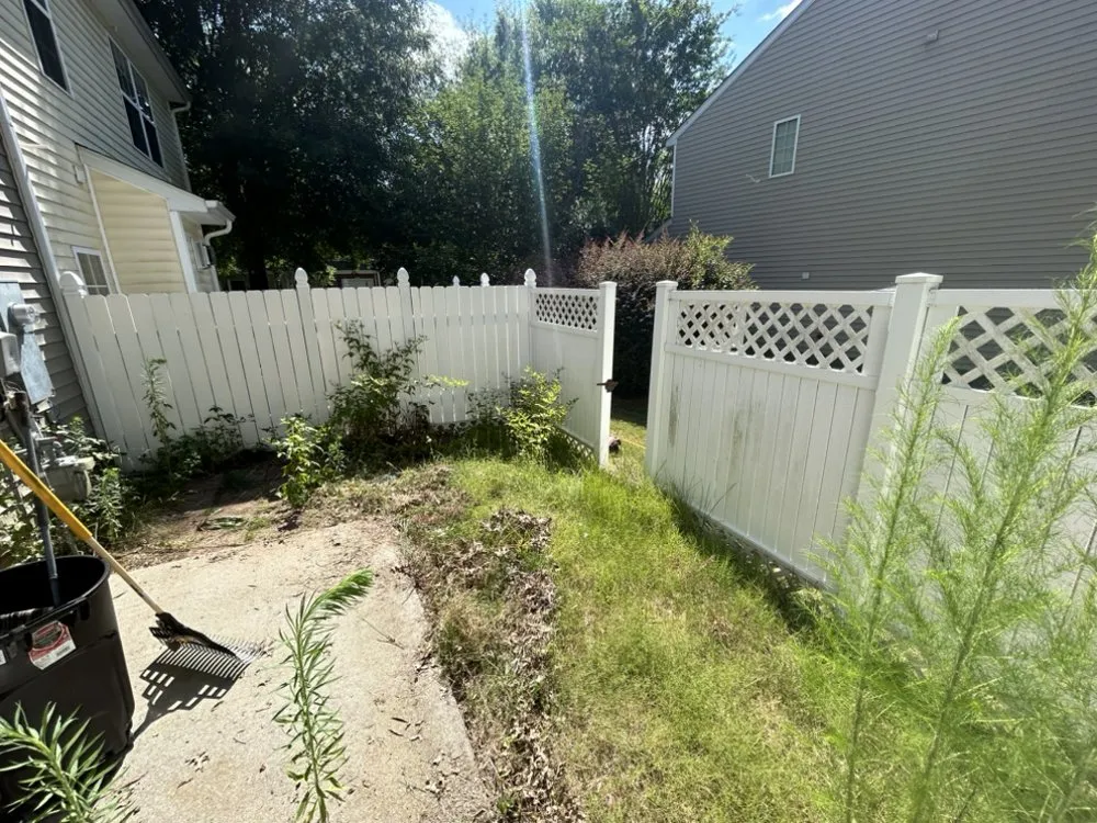 Top-rated lawn care service in Charlotte, NC by Simmons Lawn Care Solutions