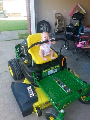 Simmons Lawn Care Logo