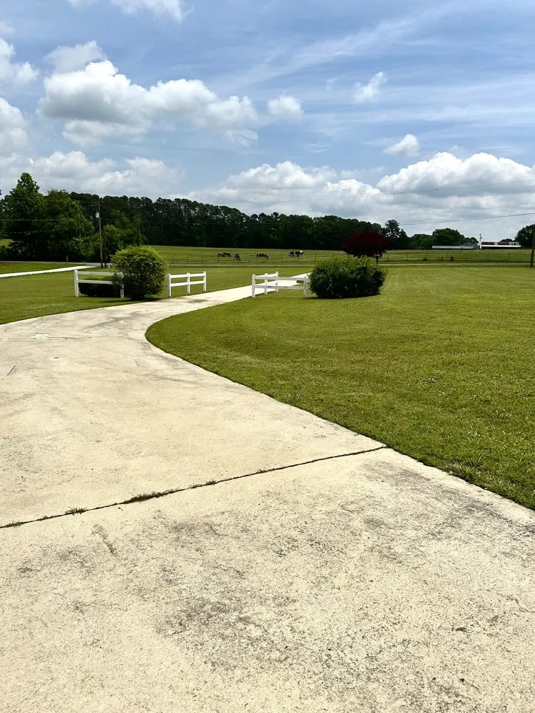 Expert lawn care service for year-round maintenance across Starr, SC - Simmons Services & Repairs