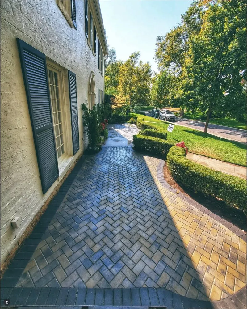 Professional landscaping services for year-round maintenance in Salt Lake City, UT by Simms Landscape