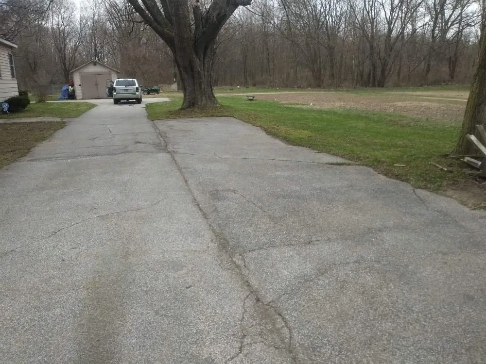 Expert yard maintenance in Benton Harbor, MI - Simms Services