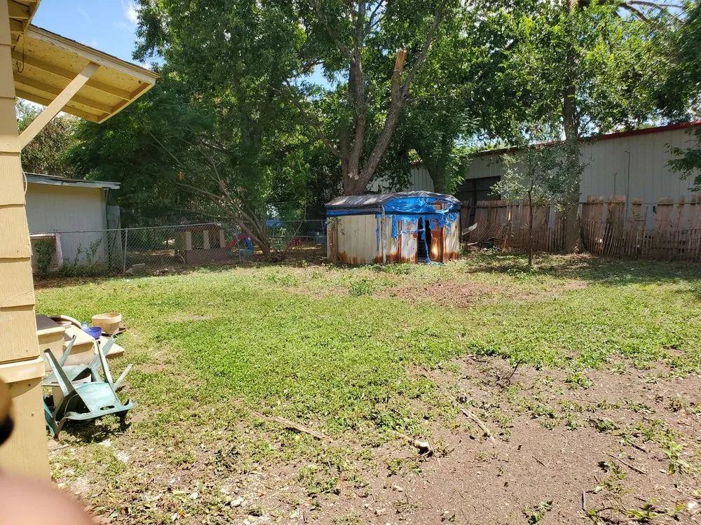 Top-rated landscaping services experts serving Live Oak, TX - Simon Does