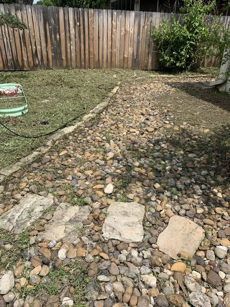 Local landscape design for year-round maintenance across Live Oak, TX - Simon Does
