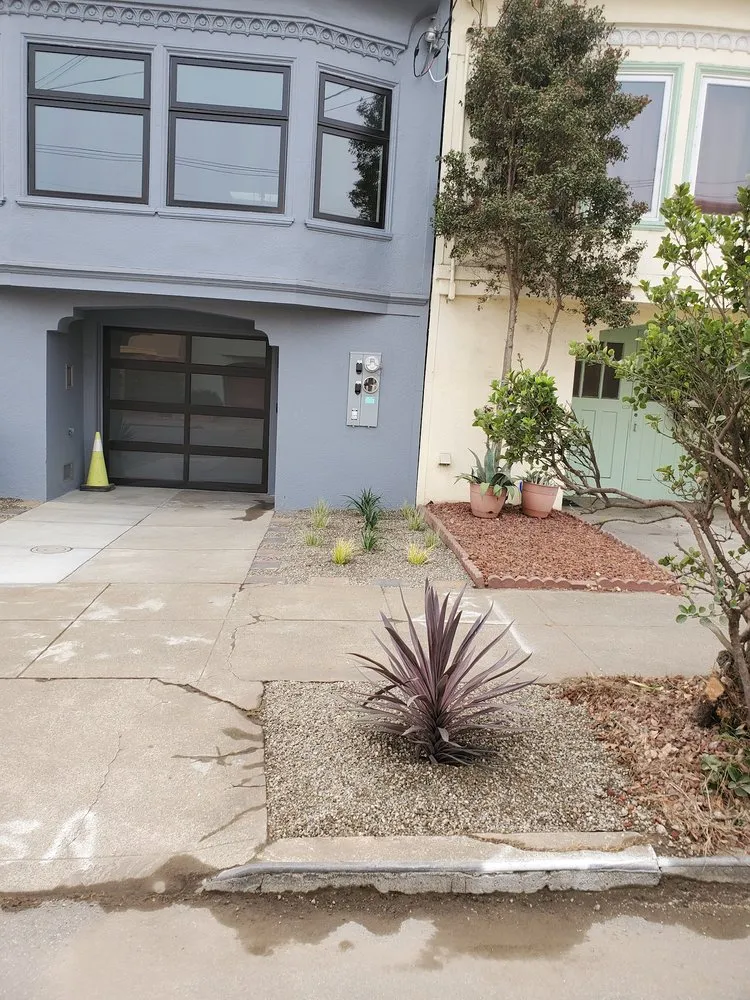 Professional residential landscaping for beautiful yards across Los Banos, CA - Simon’s Landscape & Maintenance