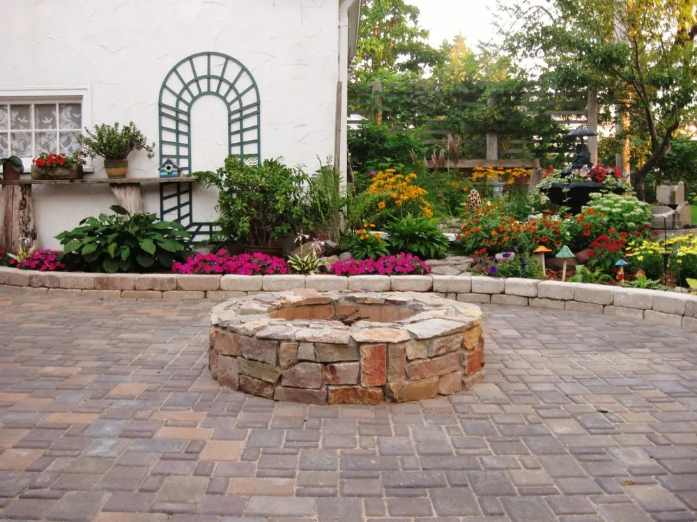 Professional yard maintenance experts serving South Saint Paul, MN - Simons Landscaping