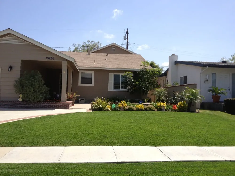 Reliable yard cleanup service near you across Long Beach, CA - Simon's Lawn Services