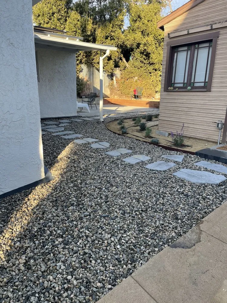 Affordable lawn care service experts serving Los Angeles, CA - Simple Landscape