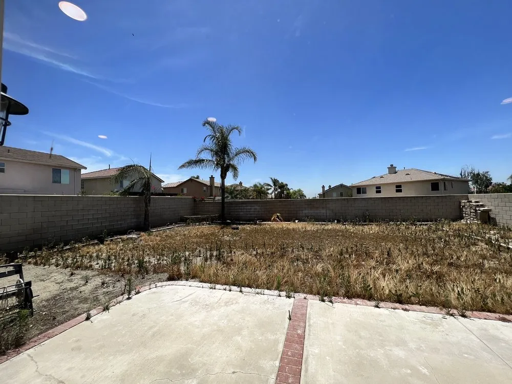 Reliable garden landscaping for beautiful yards in San Bernardino, CA by Simple Lawn Service