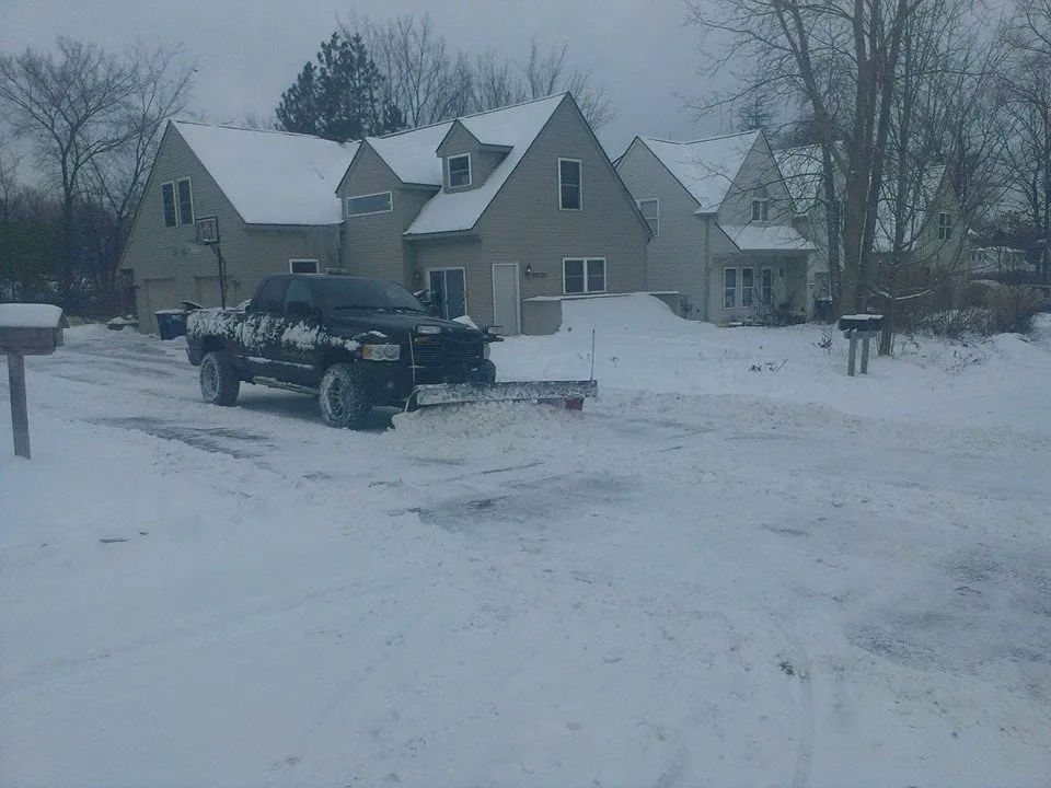 Top-rated outdoor landscaping in Ypsilanti, MI by Simple Lawns