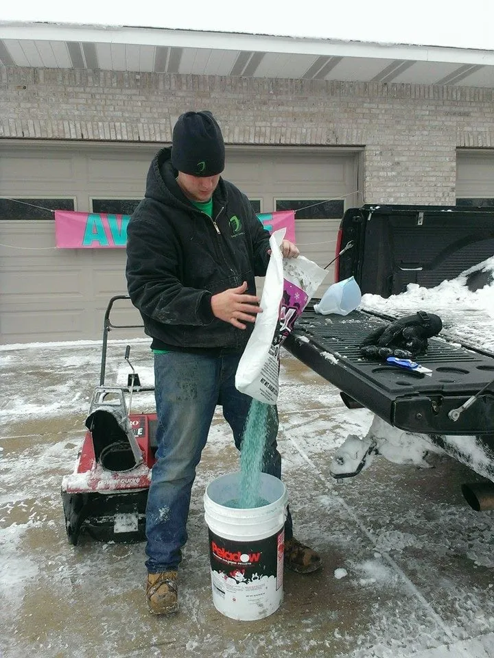 Professional landscaping services experts serving Ypsilanti, MI - Simple Lawns