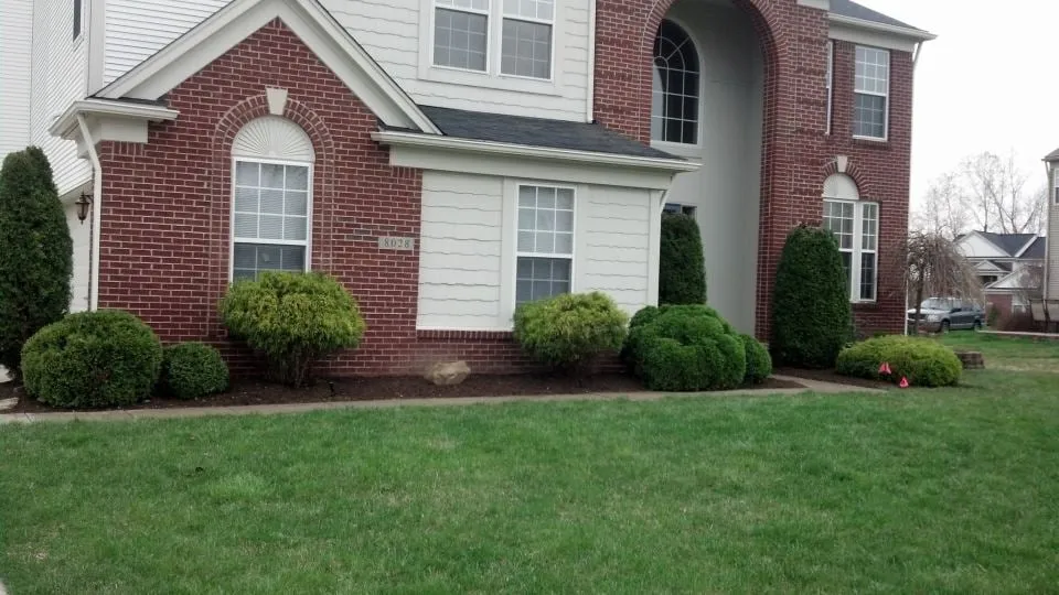 Custom landscape installation experts serving Ypsilanti, MI - Simple Lawns