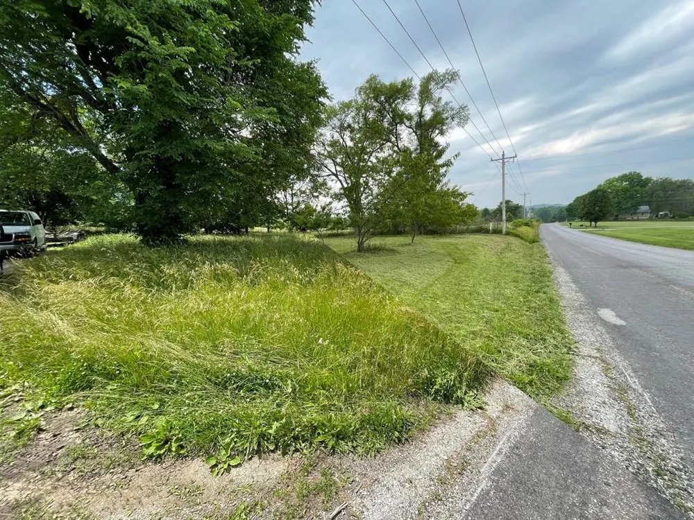 Local landscaping services experts serving Blue Springs, MO - Simple Project KC