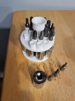 Simple Solutions Handyman & Yard Services Logo