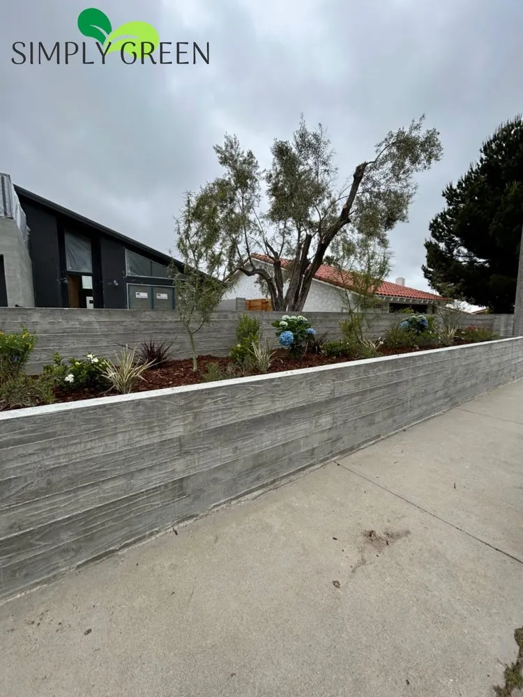 Trusted lawn care service experts serving Chatsworth, CA - Simply Green