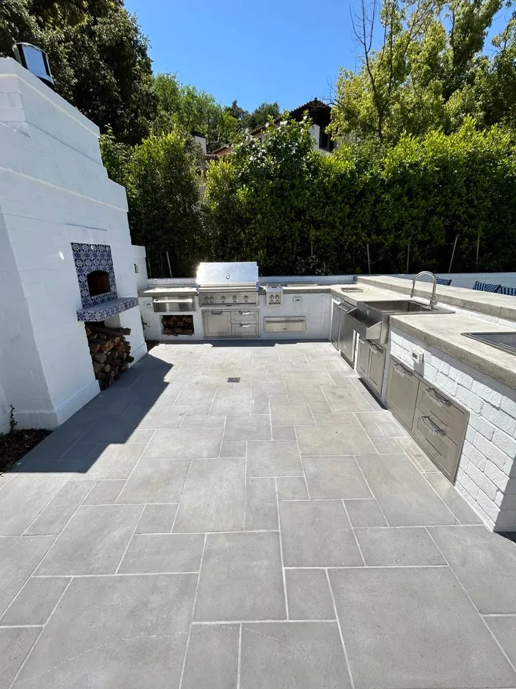 Expert lawn mowing service experts serving Chatsworth, CA - Simply Green