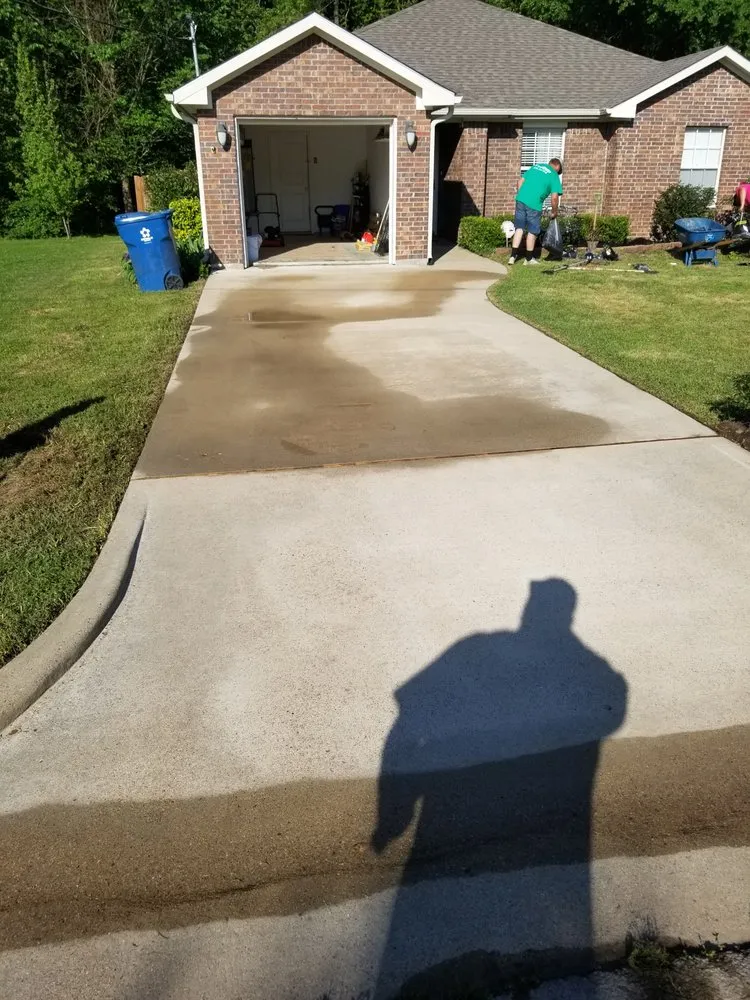 Local lawn mowing service in Tyler, TX - Simply Green