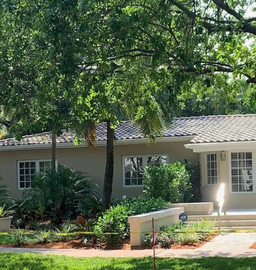 Affordable lawn care service in Miami, FL by Simply Landscapes