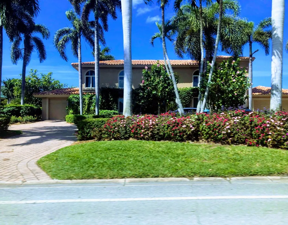 Custom landscaping services for homes in Fort Myers, FL by Simply Lawn Maintenance