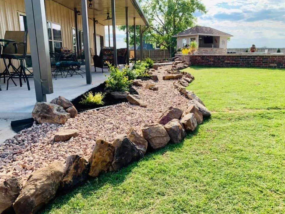Affordable yard cleanup service in Edmond, OK - Simply Scapes