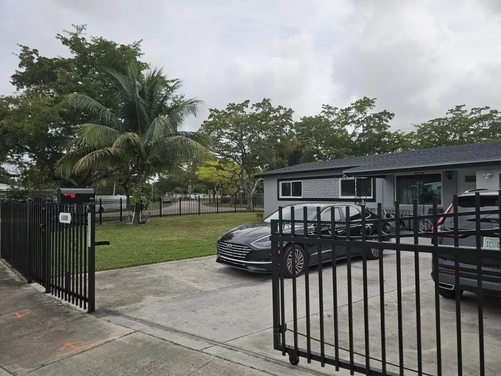 Trusted yard cleanup service in Miami, FL - Simply The Best Lawn & Landscaping