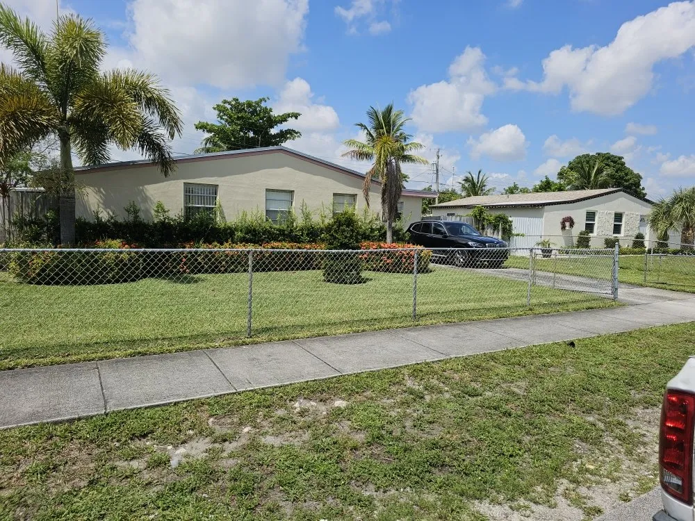 Custom yard cleanup service for beautiful yards across Miami, FL - Simply The Best Lawn & Landscaping