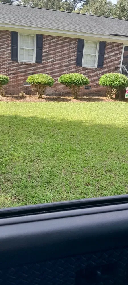 Top-rated garden landscaping with custom design in Bennettsville, SC by Simpson Landscaping