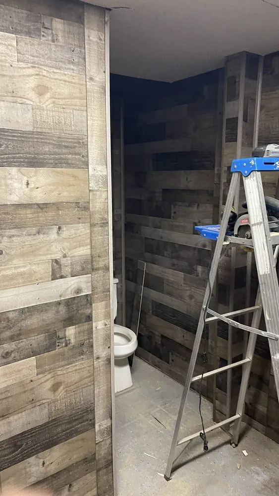 Expert yard maintenance near you in Eau Claire, WI by Sin fronteras