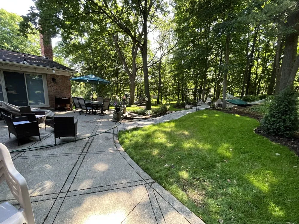 Affordable residential landscaping for residential properties in Shelby Township, MI by Sinacori Landscaping