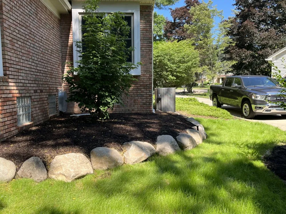Local yard maintenance experts serving Shelby Township, MI - Sinacori Landscaping