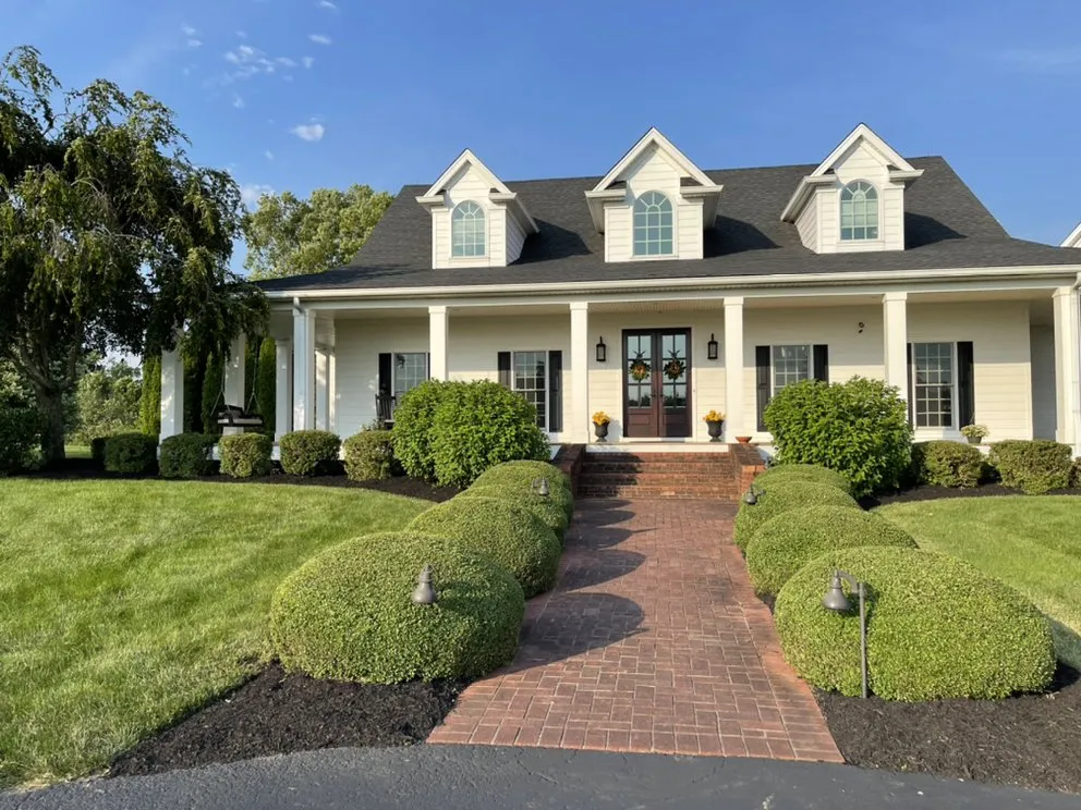 Expert landscape design experts serving Louisville, KY - Sinai lawn care