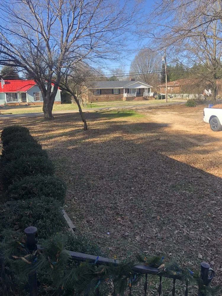 Reliable garden landscaping for residential properties in Charlotte, NC by Sincere's Pineneedles