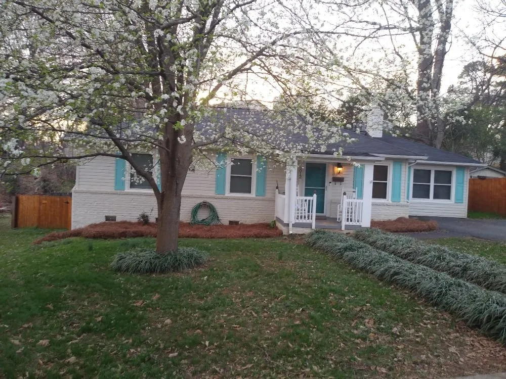 Affordable yard maintenance in Charlotte, NC - Sincere's Pineneedles