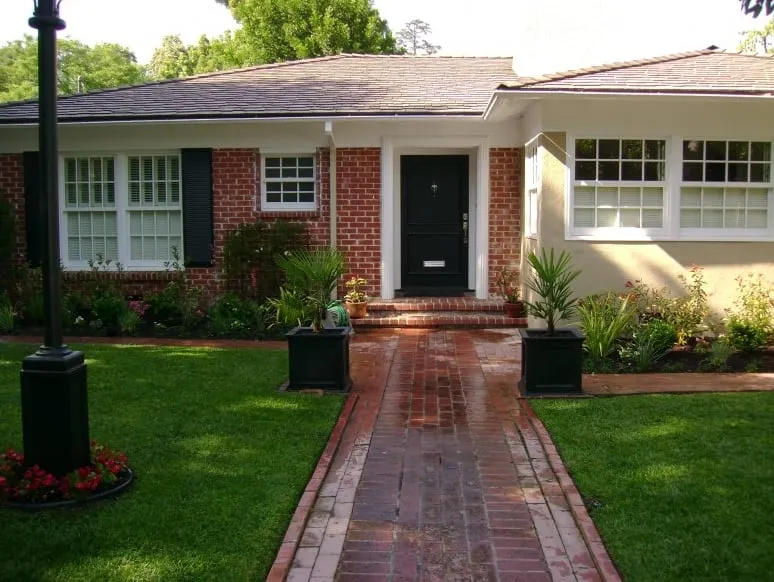 Professional yard maintenance in Pasadena, CA - Sinclair Landscaping Company