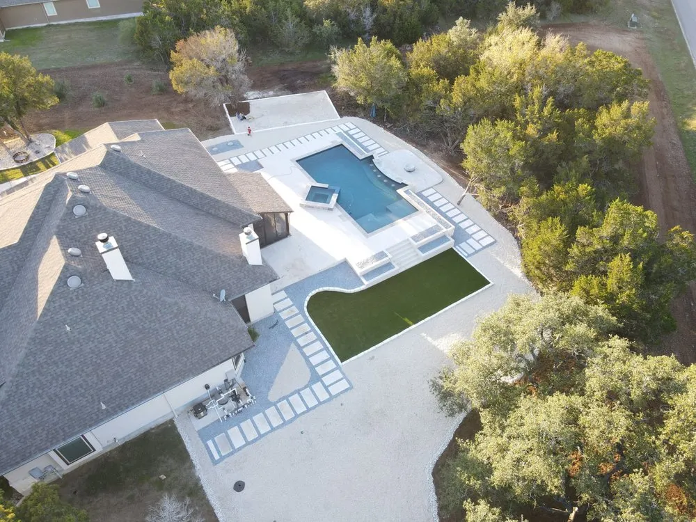 Professional yard maintenance experts serving Bulverde, TX - Singer Services