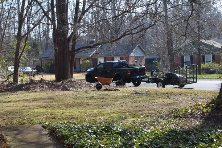 Expert yard maintenance in Charlotte, NC - Sipe's Sights Premium Landscaping