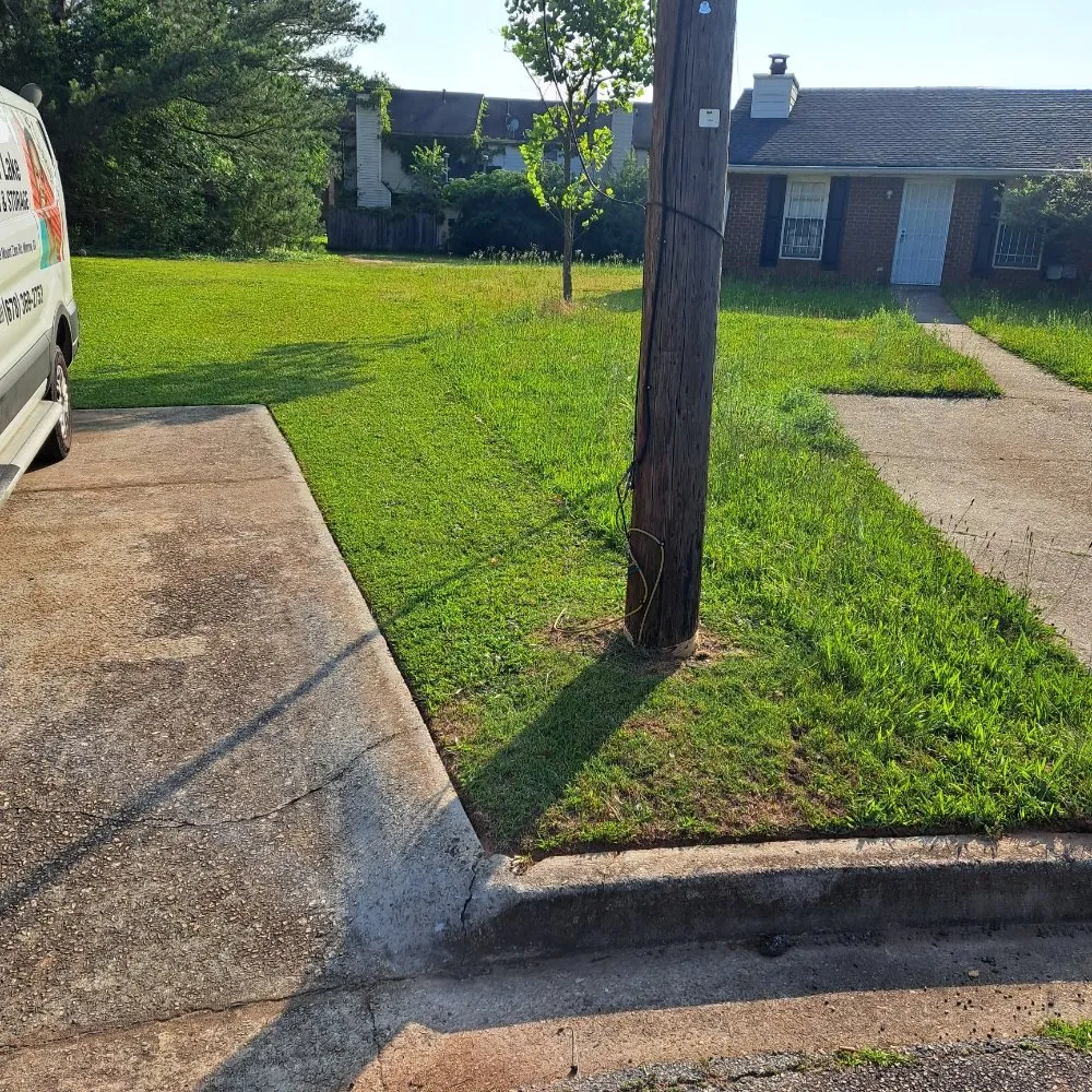 Expert yard cleanup service near you across Morrow, GA - Sir Garvin Landscape