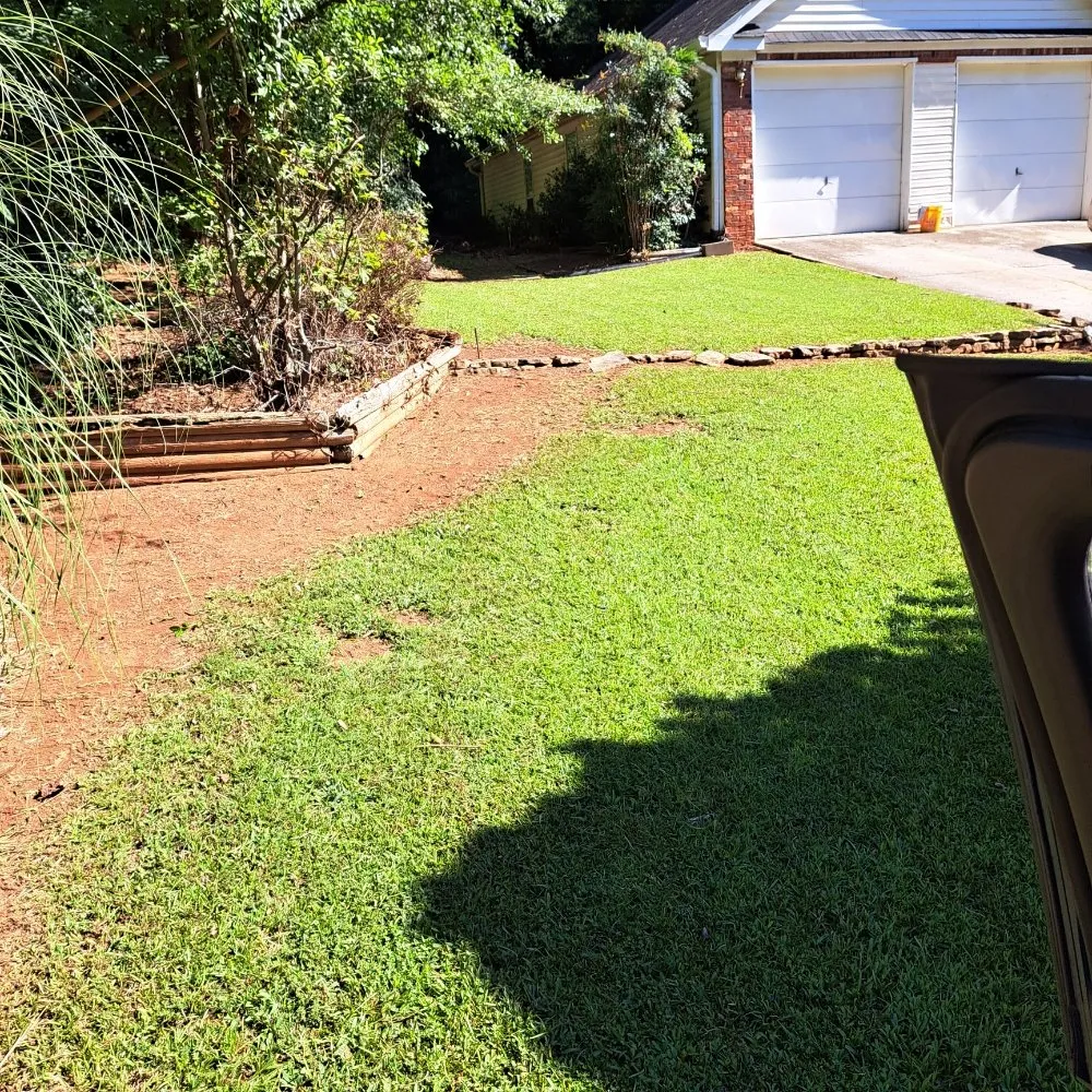 Expert yard cleanup service in Morrow, GA - Sir Garvin Landscape
