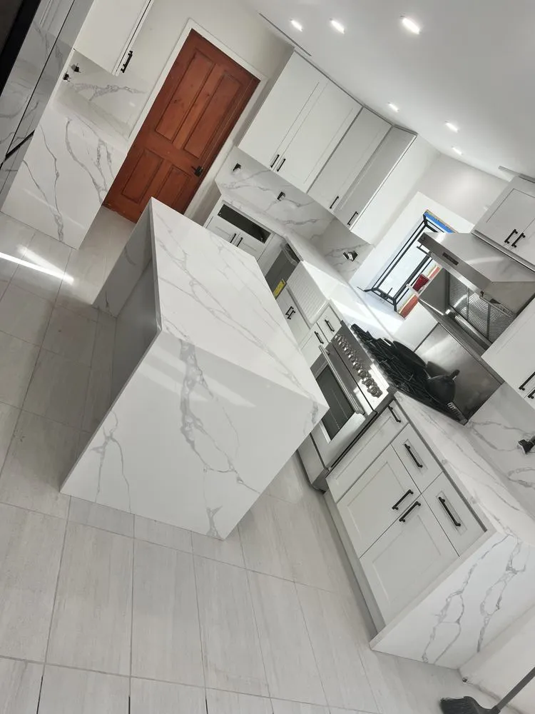 Reliable lawn mowing service for residential properties in Canoga Park, CA by Sire Energy Construction