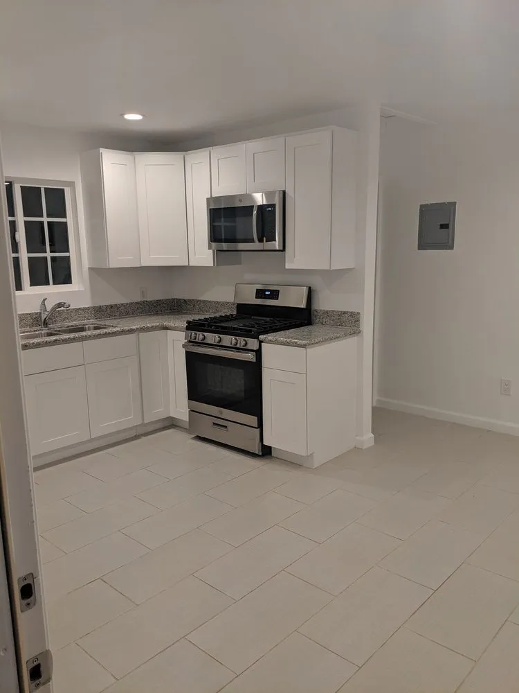 Affordable yard maintenance experts serving Canoga Park, CA - Sire Energy Construction