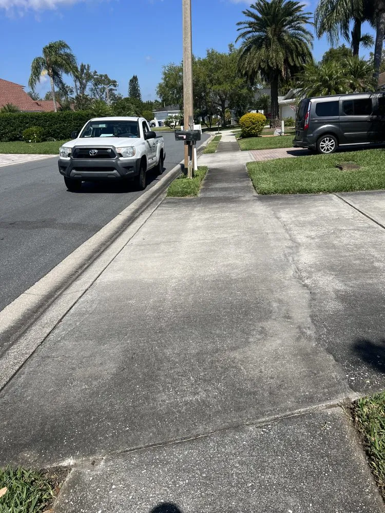 Top-rated lawn care service for homes across Palmetto, FL - Sir’s Services