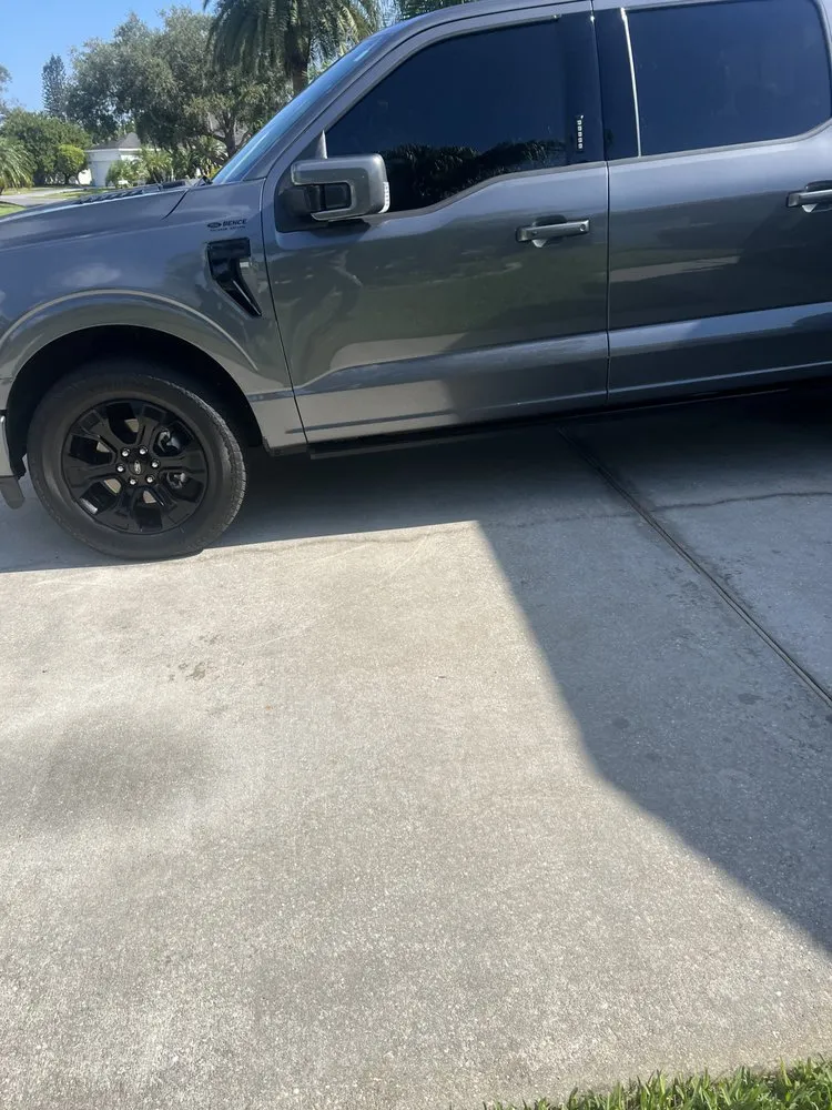 Reliable landscaping services in Palmetto, FL by Sir’s Services