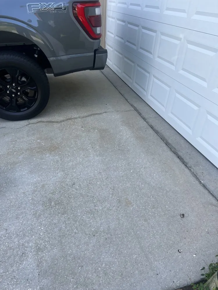 Expert yard cleanup service for residential properties across Palmetto, FL - Sir’s Services