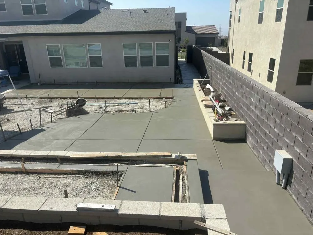 Expert yard maintenance for outdoor upgrades across Compton, CA - Sisifa Construction