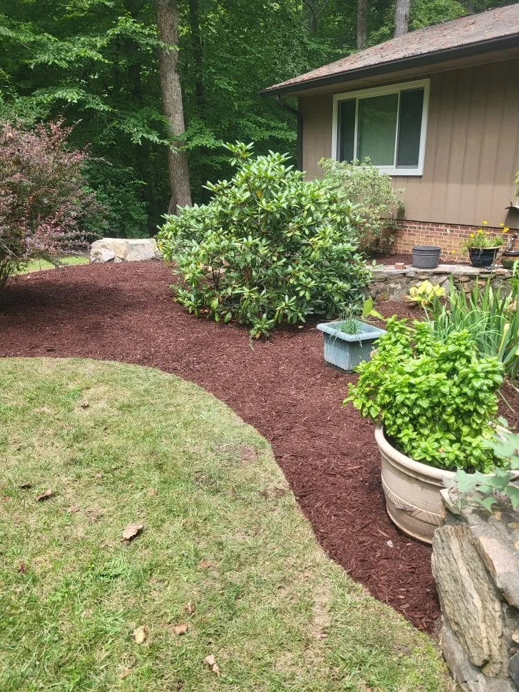 Top-rated yard maintenance with custom design in Lincolnton, NC by Site Prep And Hauling