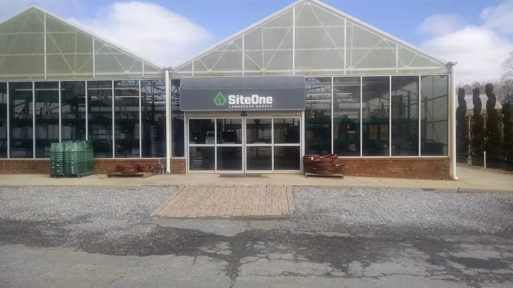 Local yard cleanup service with custom design in Alpharetta, GA by SiteOne Landscape Supply