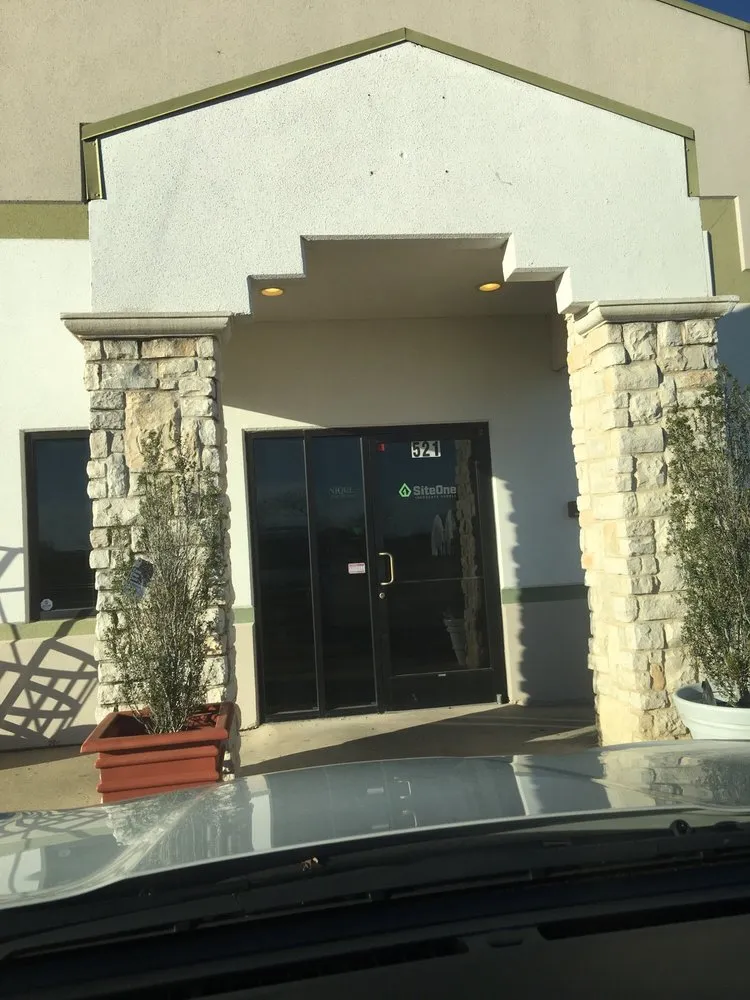 Affordable yard maintenance experts serving Lewisville, TX - SiteOne Landscape Supply