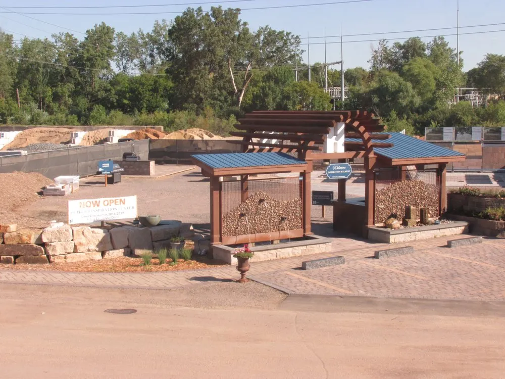 Custom garden landscaping in Plymouth, MN by SiteOne Landscape Supply