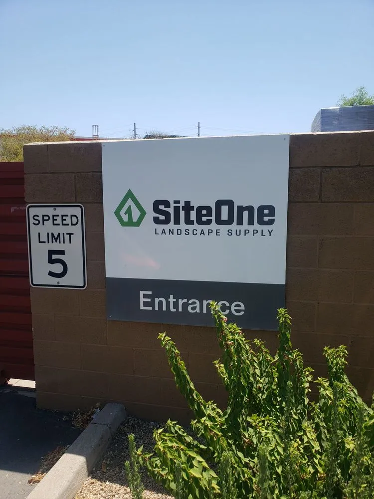 Custom garden landscaping for beautiful yards across Surprise, AZ - SiteOne Landscape Supply